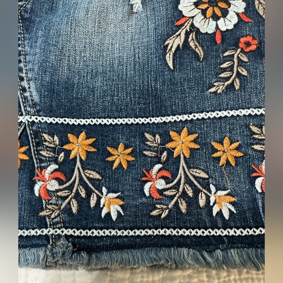 Altar’d State Embroidered Boho Denim Mini Skirt - Sz Small - Picture 9 of 14
